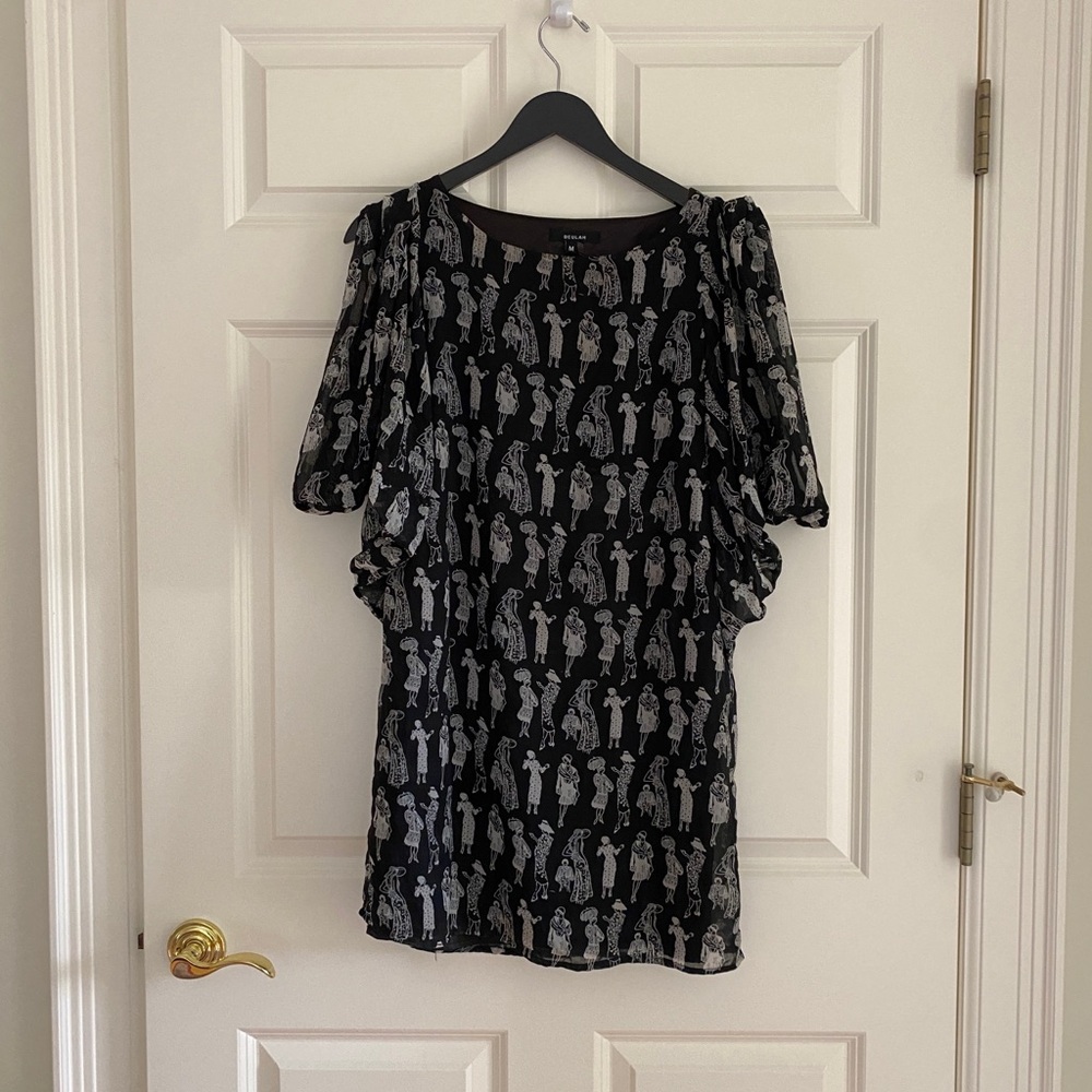 Beulah 1920s flapper print shift dress with flutter sleeves. Size M.